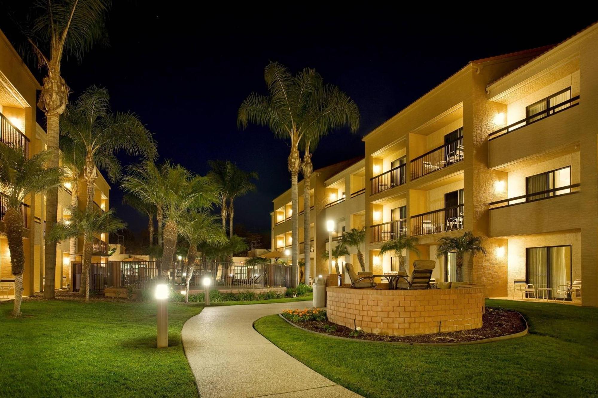 Courtyard By Marriott San Diego Sorrento Valley Exterior photo